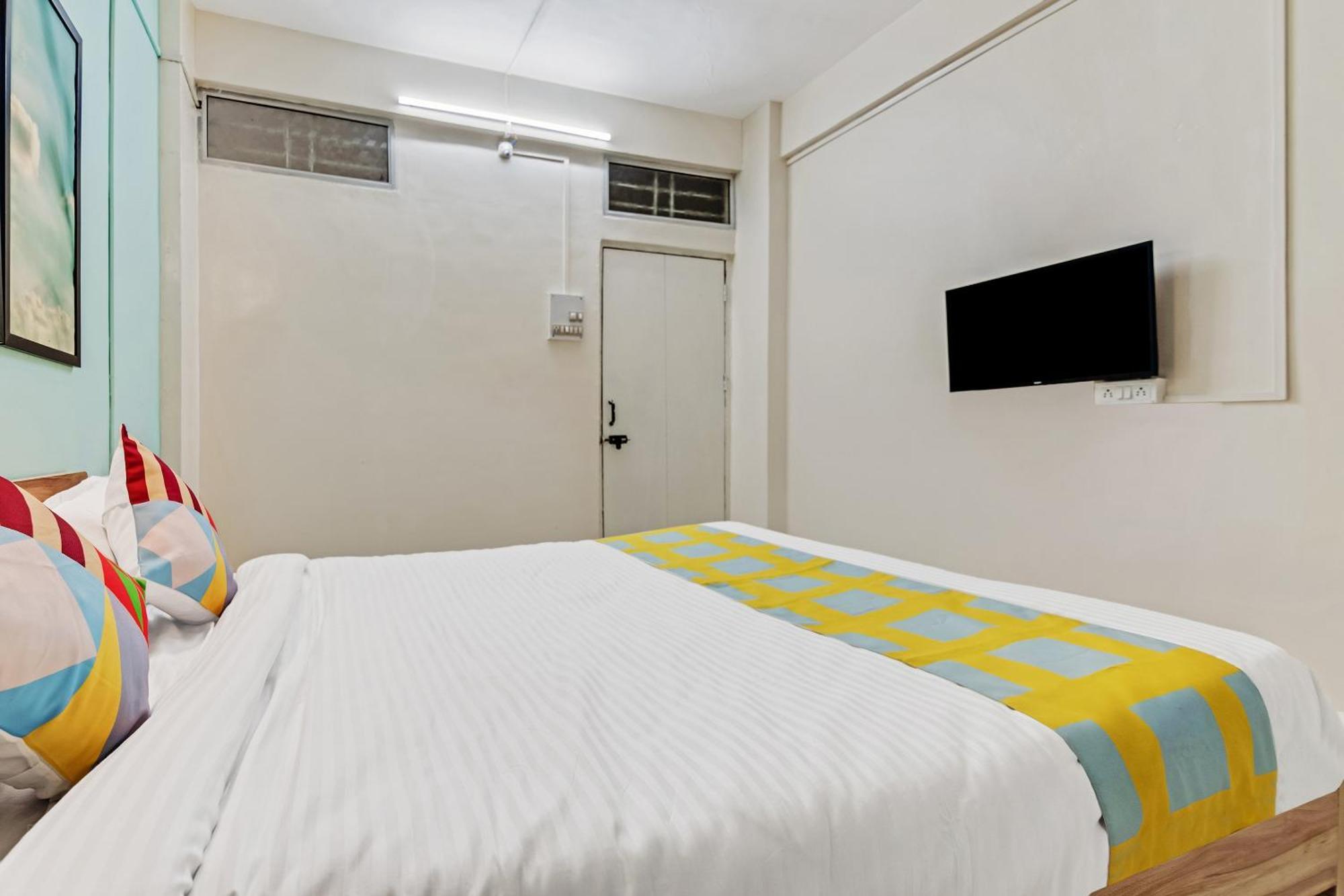 Super Hotel O Saraswati Niwas Vadgaon Budruk بونة المظهر الخارجي الصورة